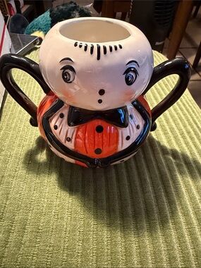 Vintage-Inspired  spider mug Orange, Black, Cream